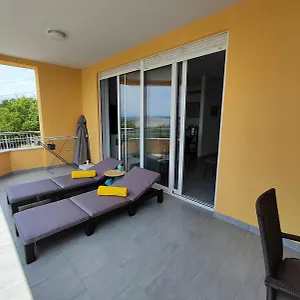 https://apartment-panorama-jadranovo.primorje-gorskikotar.com